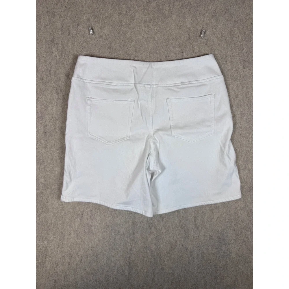 k255. Belle by Kim Gravel White Denim Pull-On Shorts Size 16 Stretch